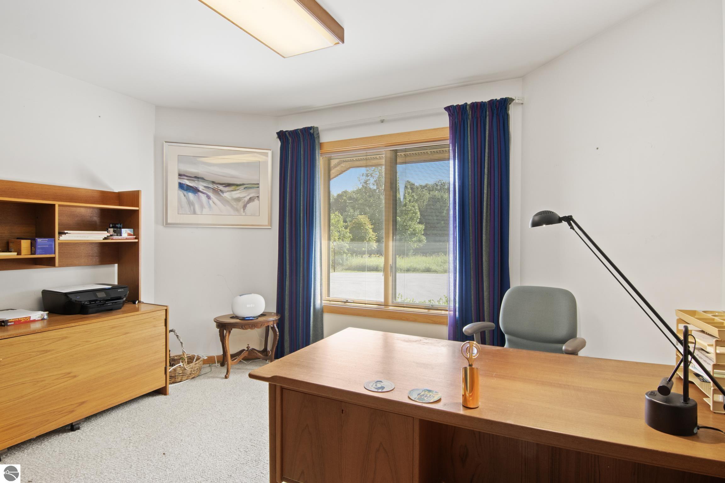 338 N Manitou Trail