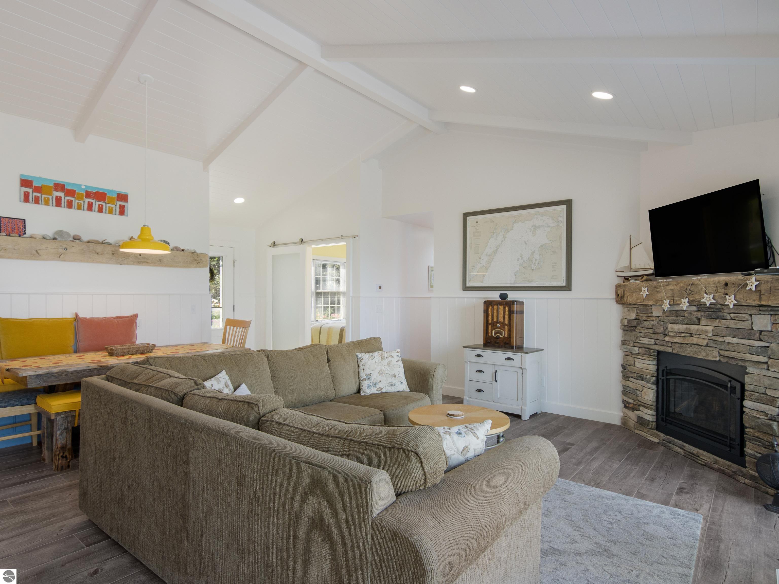 12563 N Island View Drive