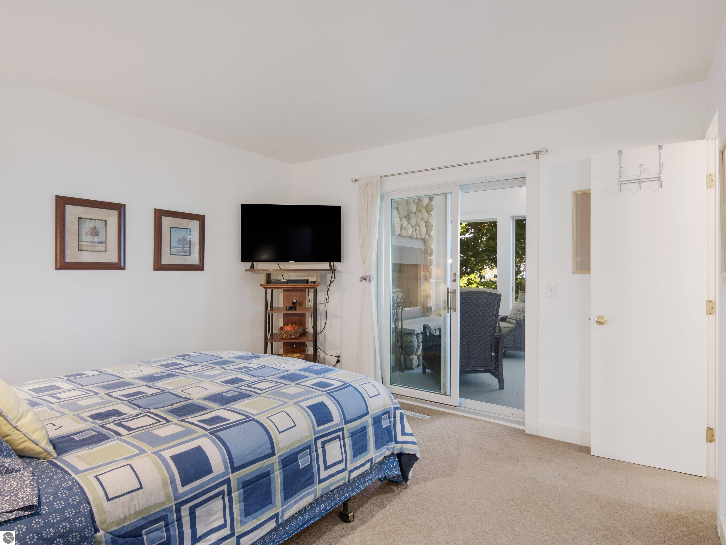 12563 N Island View Drive
