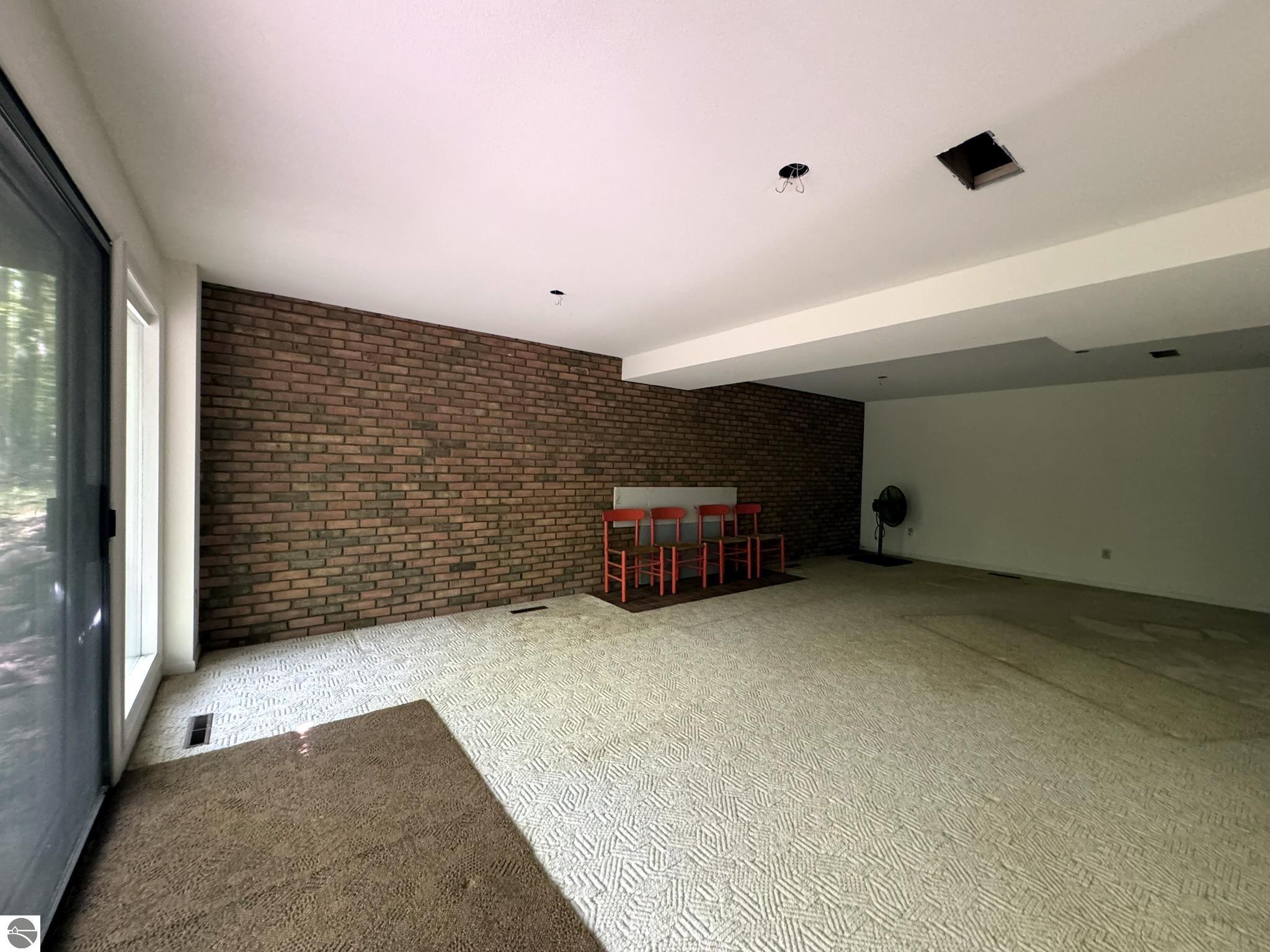 4005 E Oxford Drive