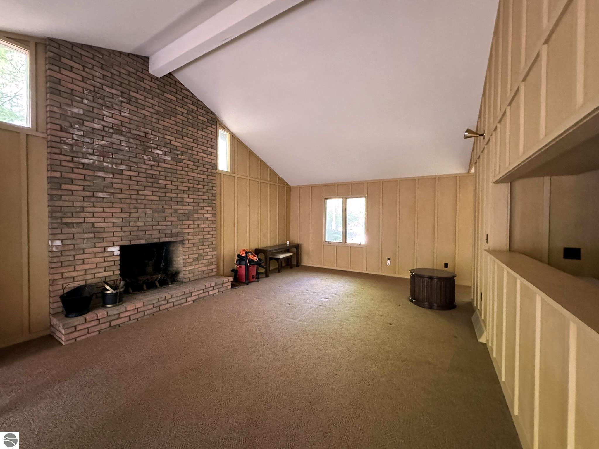 4005 E Oxford Drive