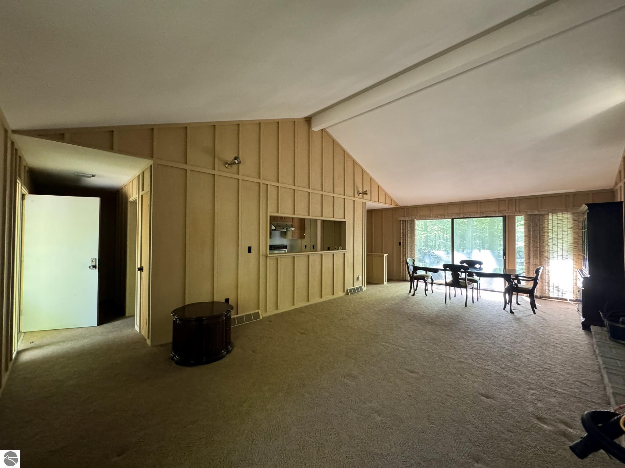4005 E Oxford Drive