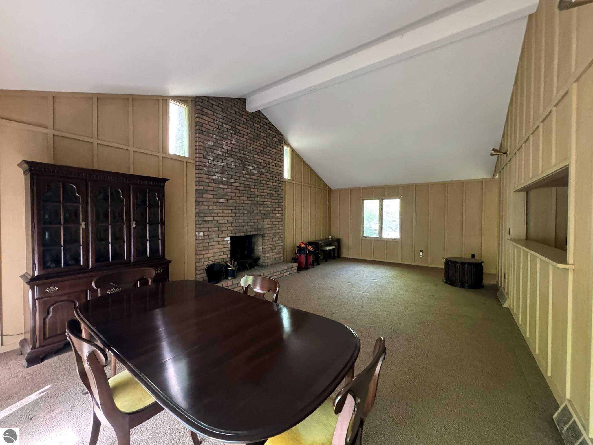 4005 E Oxford Drive