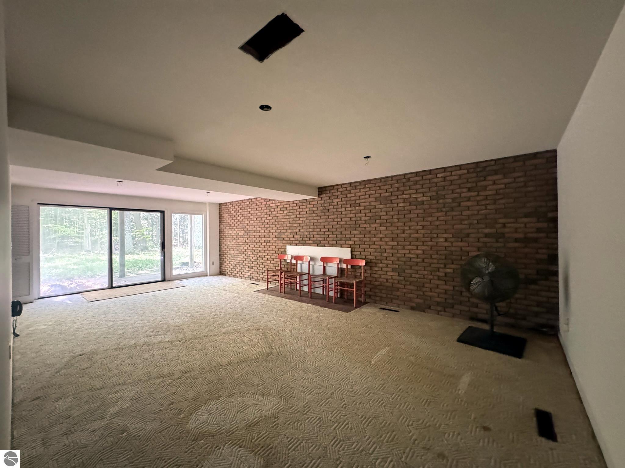 4005 E Oxford Drive