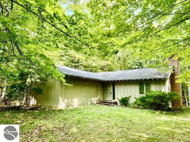 4005 E Oxford Drive