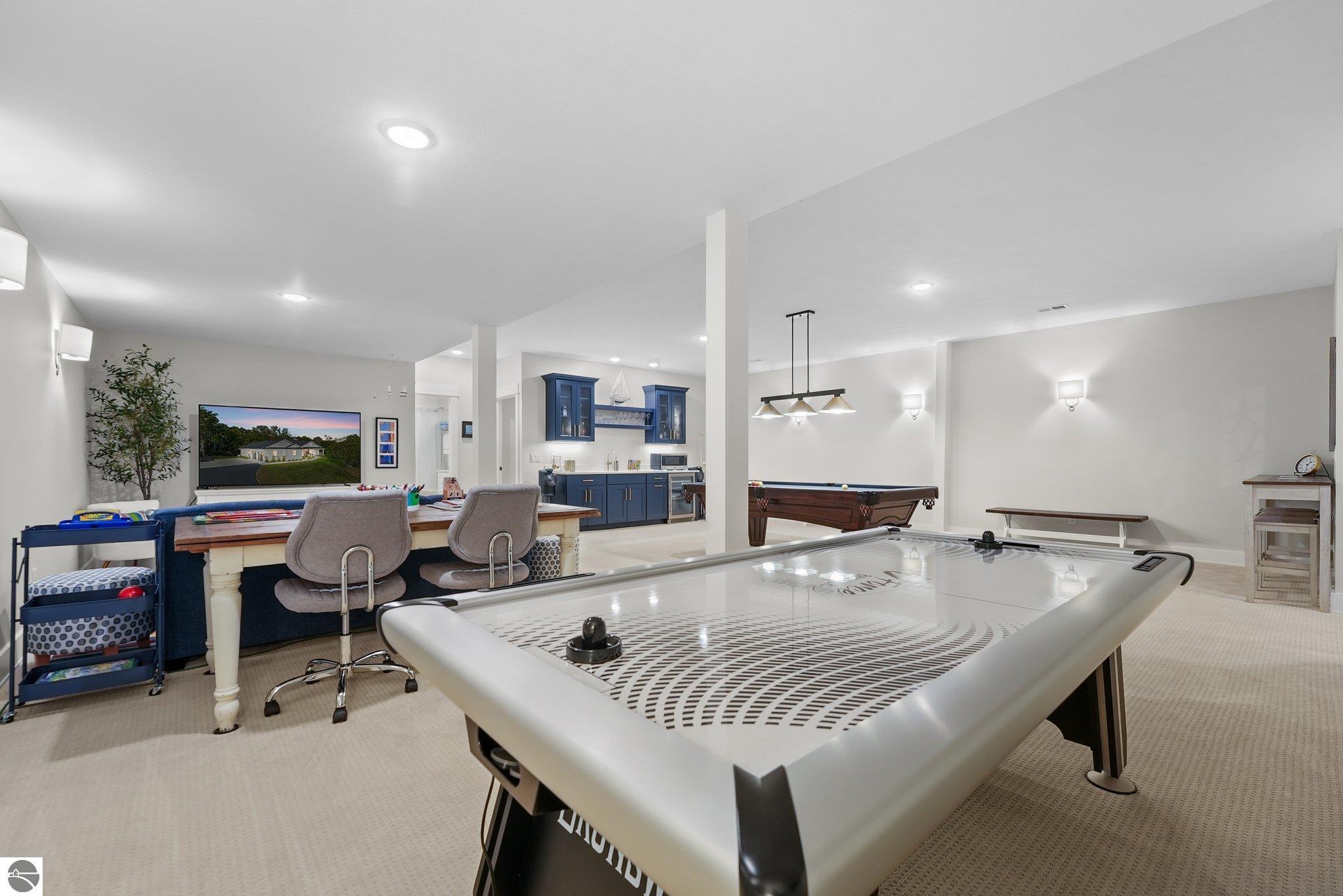 100 Terrace Lane Commons
