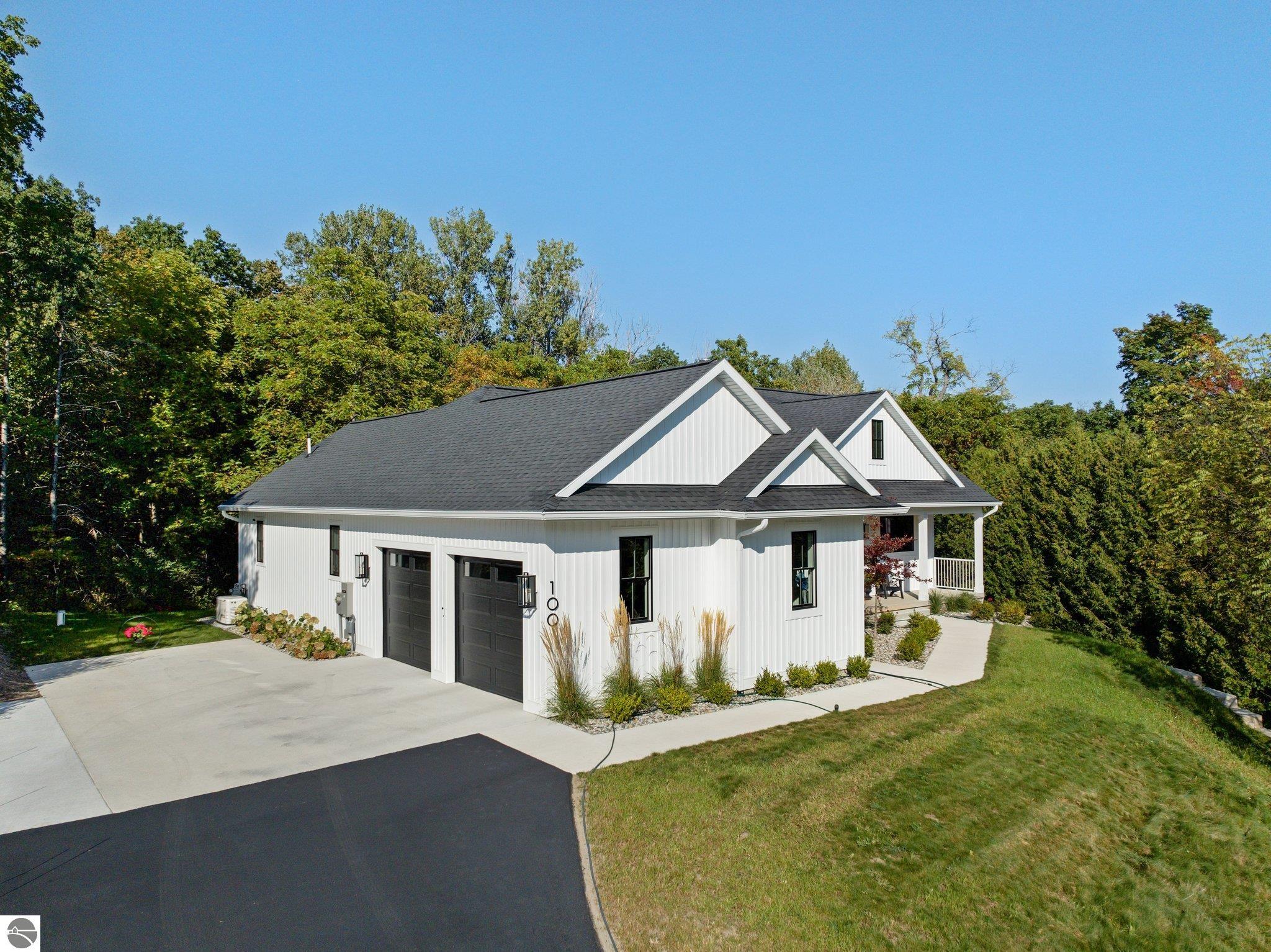 100 Terrace Lane Commons