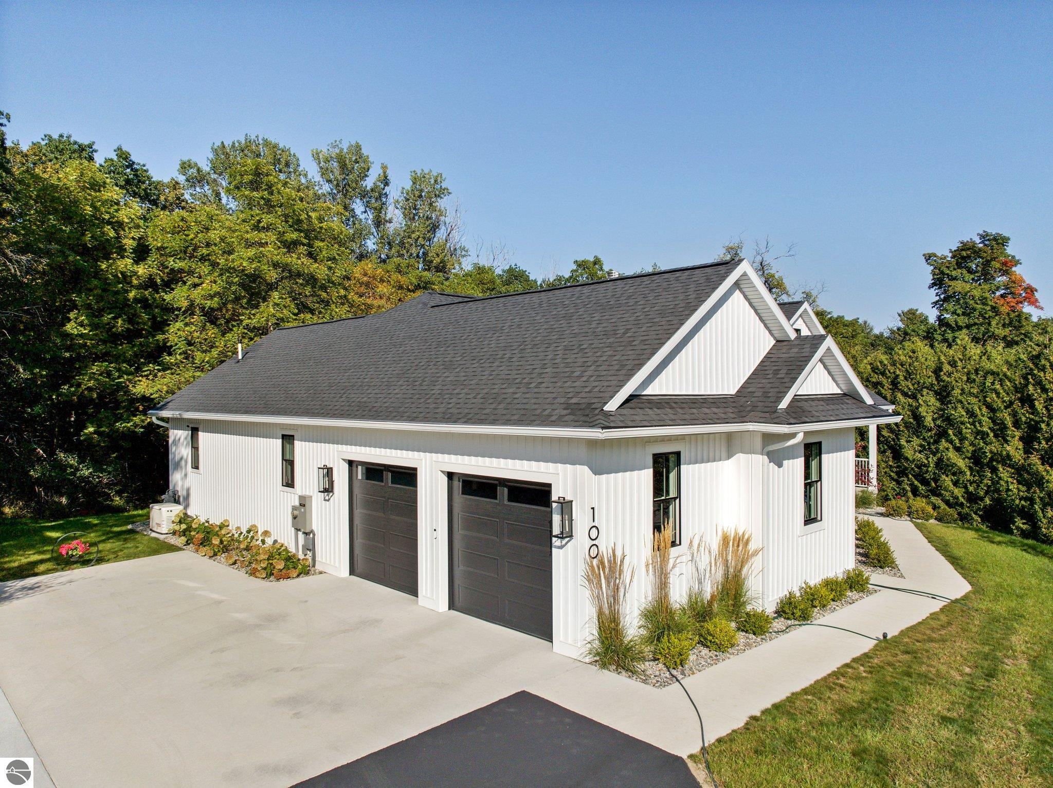 100 Terrace Lane Commons