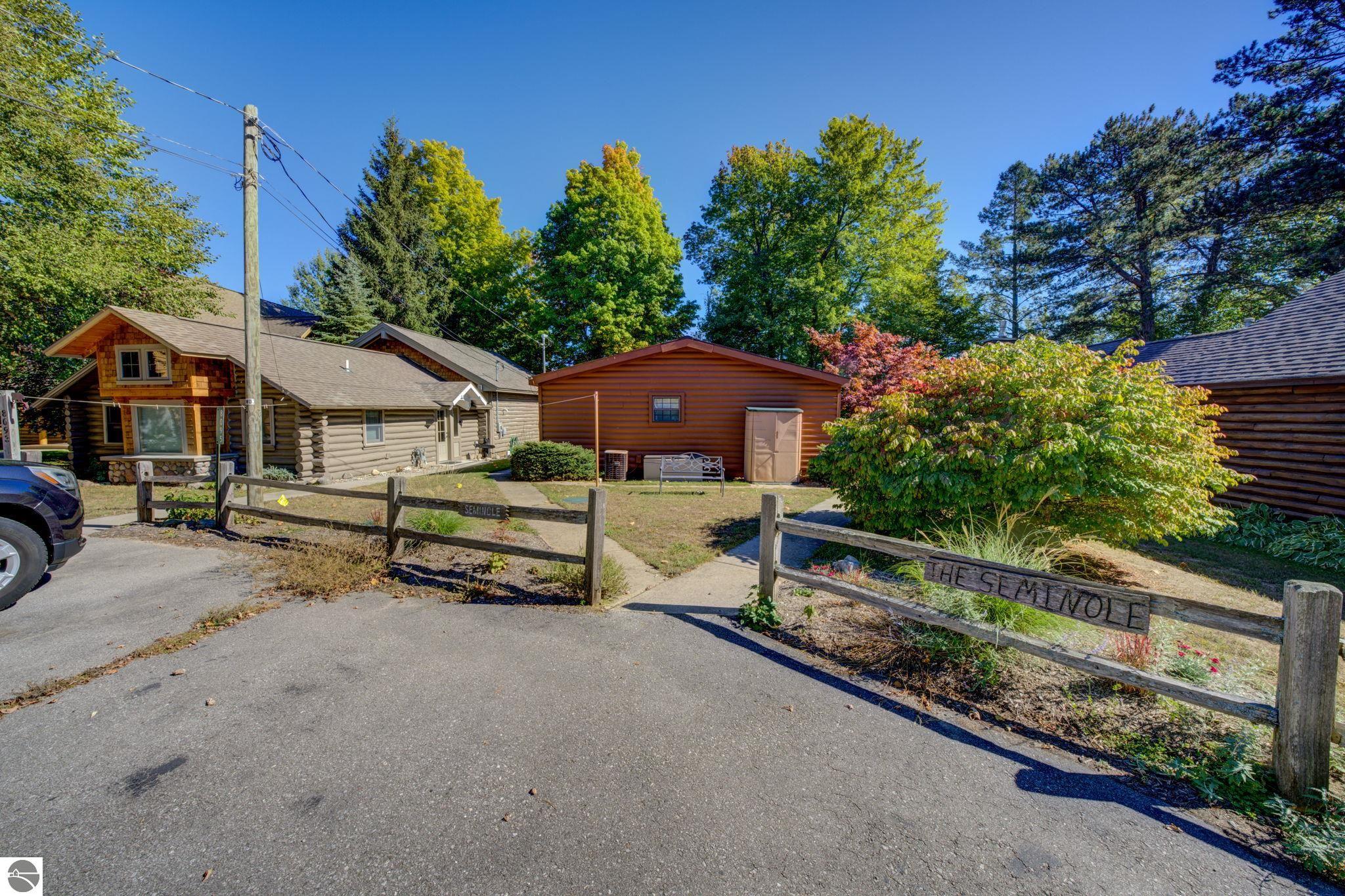 8095 S Rustic Drive