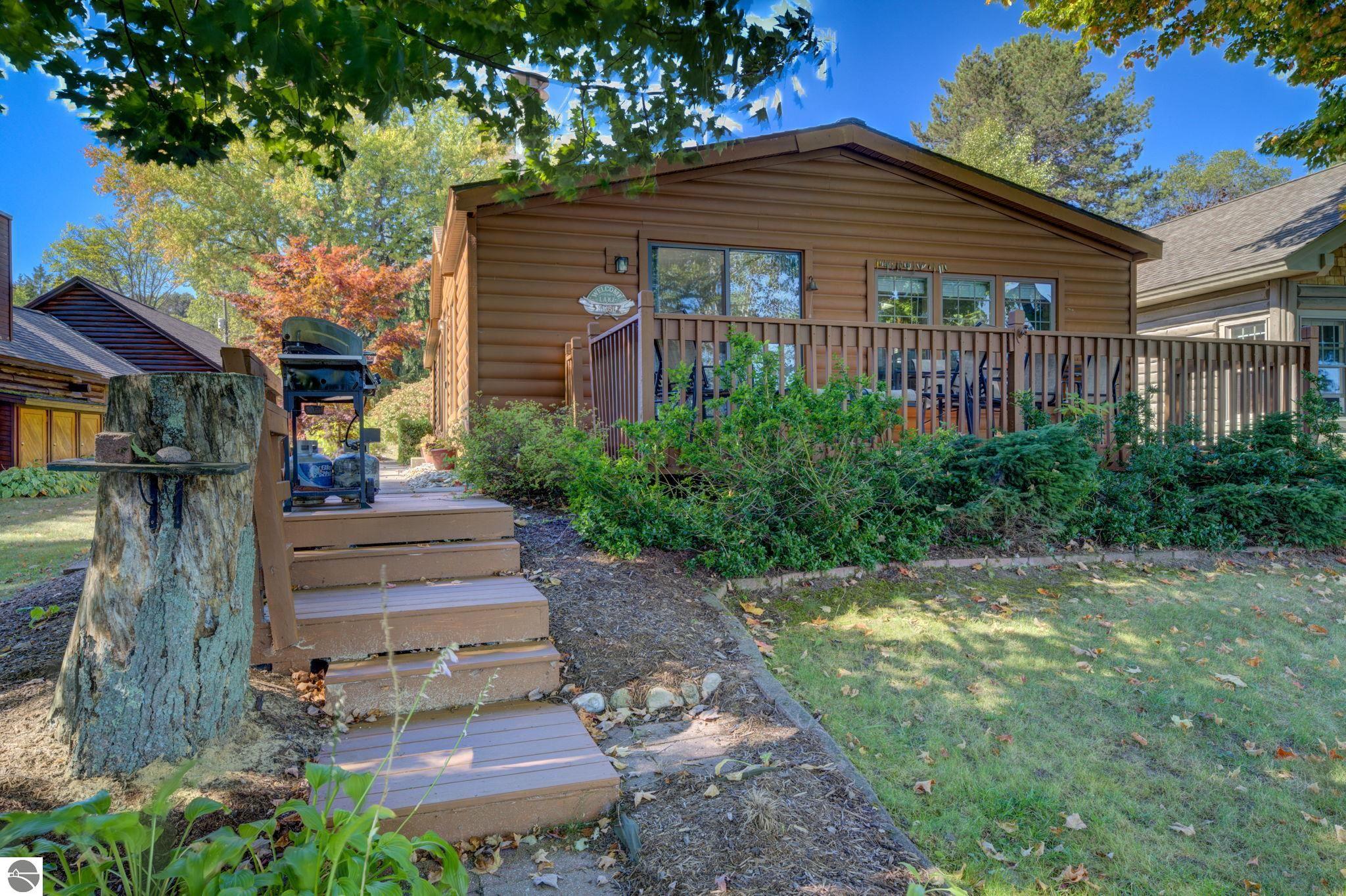 8095 S Rustic Drive