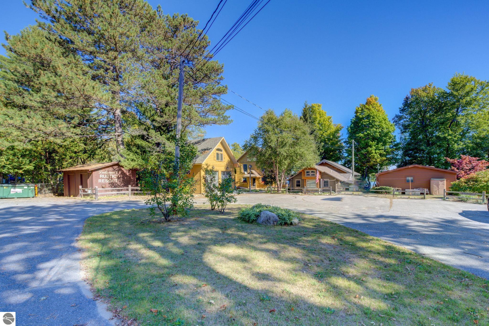 8095 S Rustic Drive