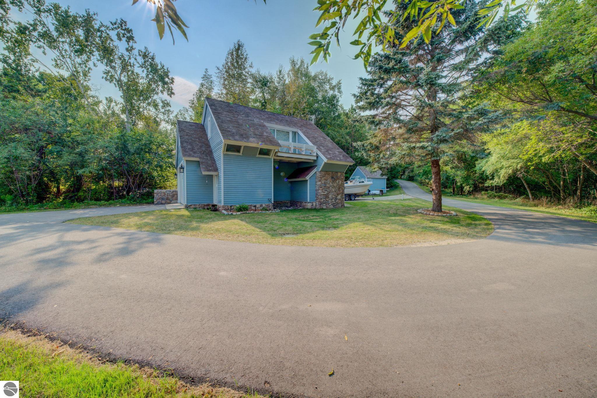 4781 E Golfview Drive