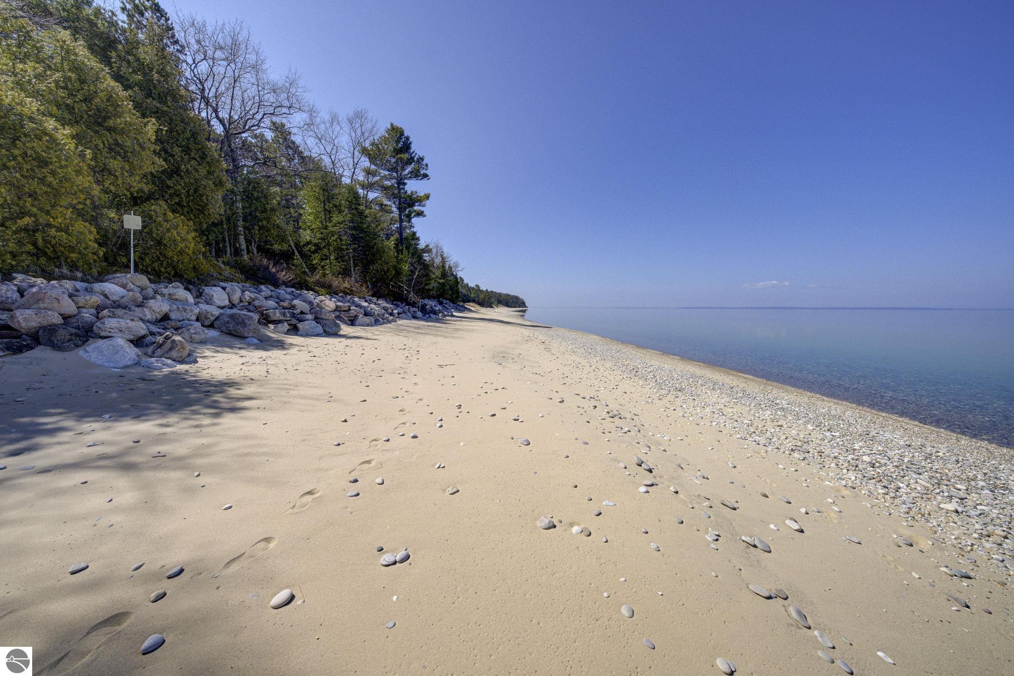 5593 N Leland Woods Drive