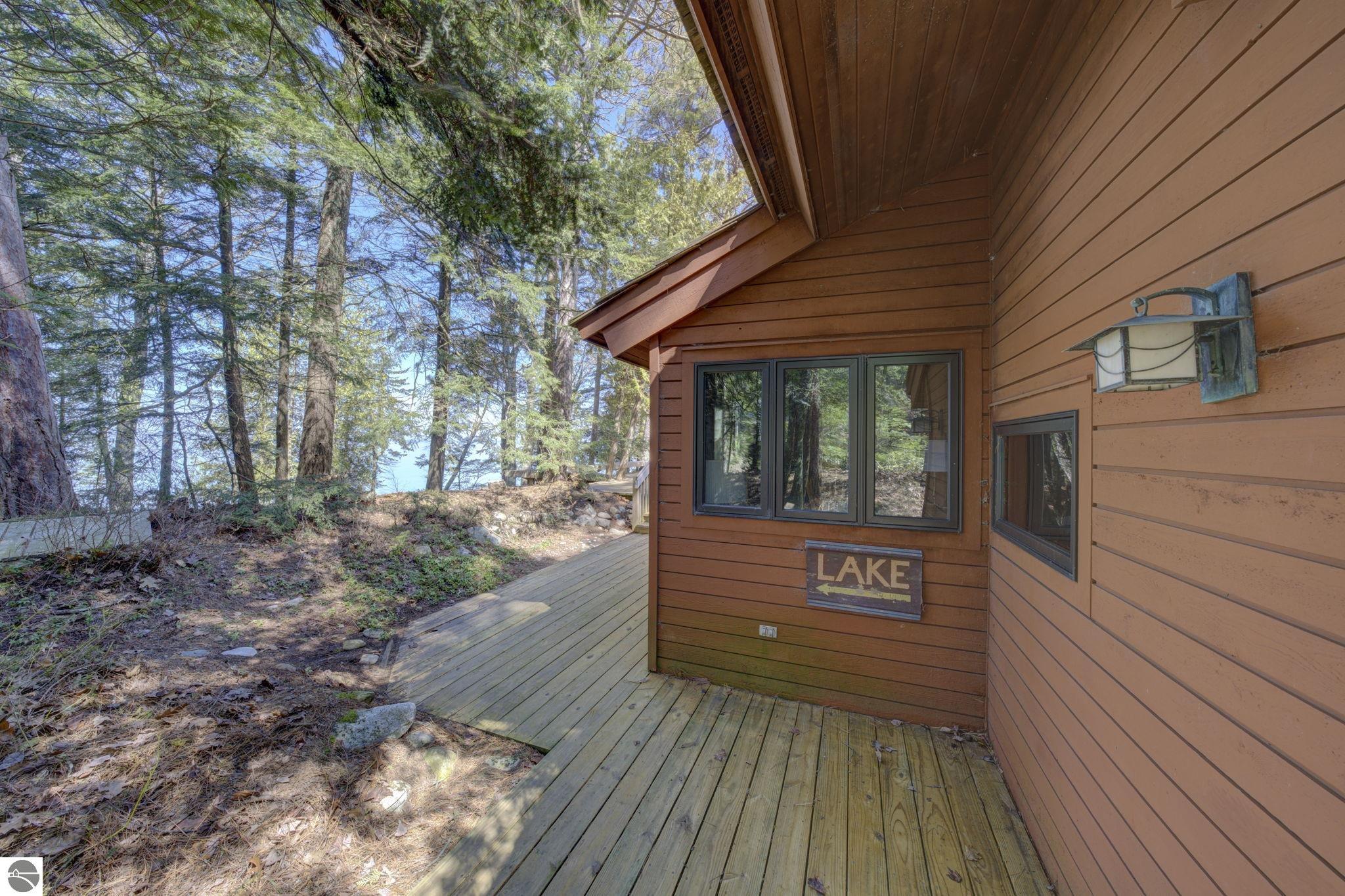 5593 N Leland Woods Drive