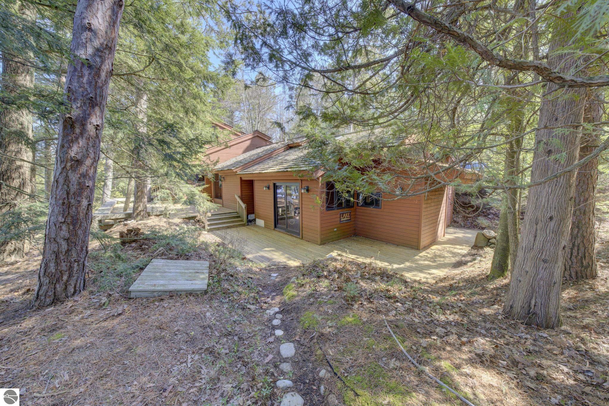 5593 N Leland Woods Drive