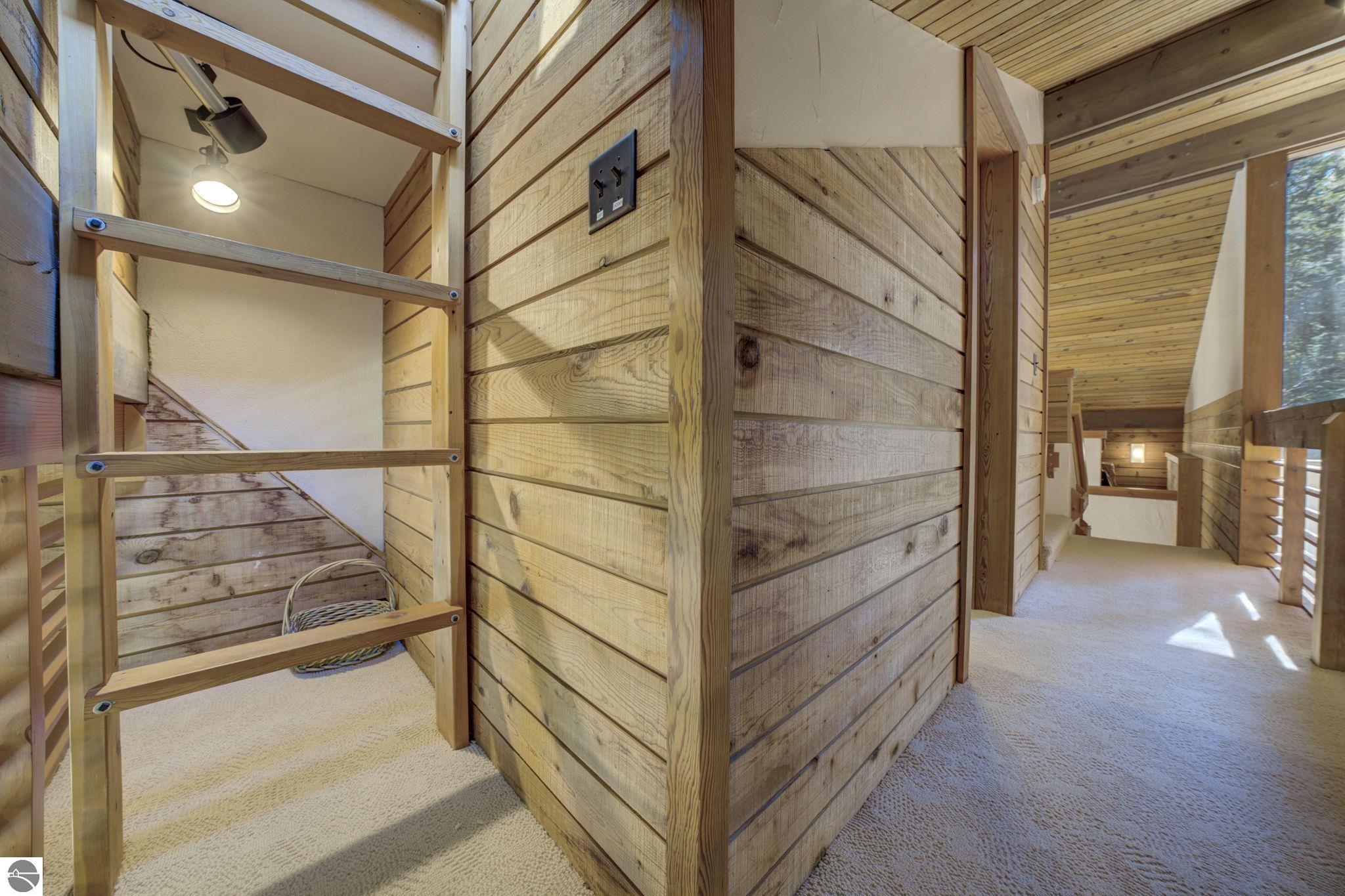 5593 N Leland Woods Drive