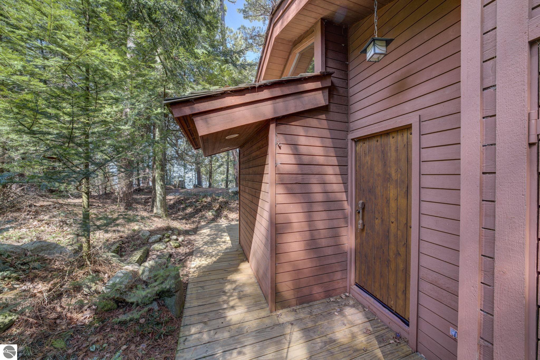 5593 N Leland Woods Drive