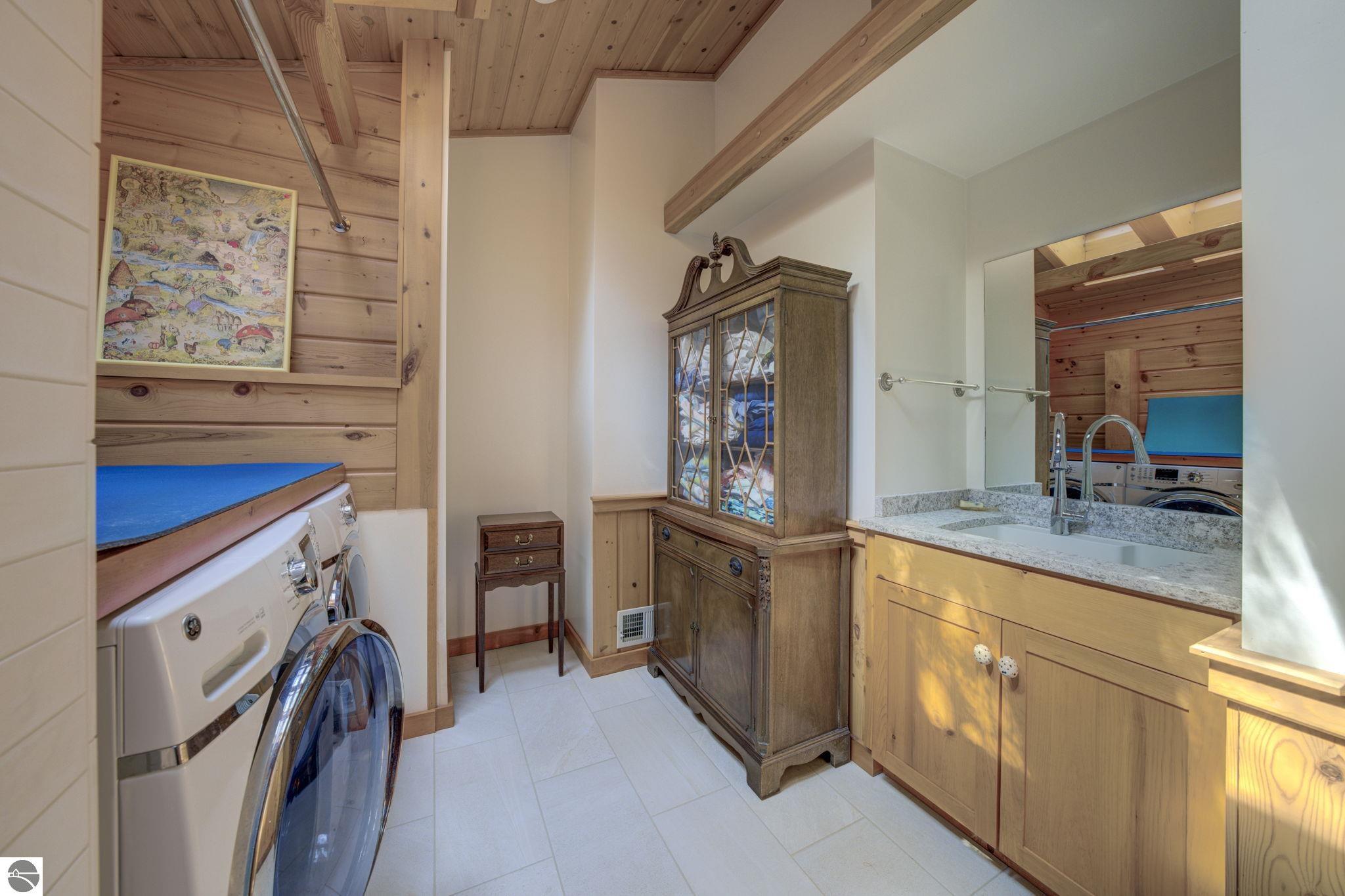 5593 N Leland Woods Drive