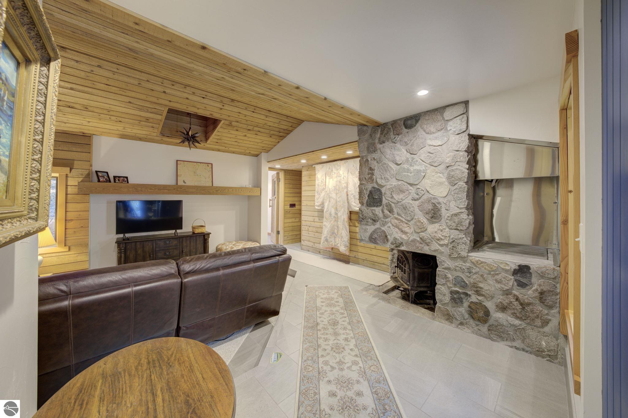 5593 N Leland Woods Drive