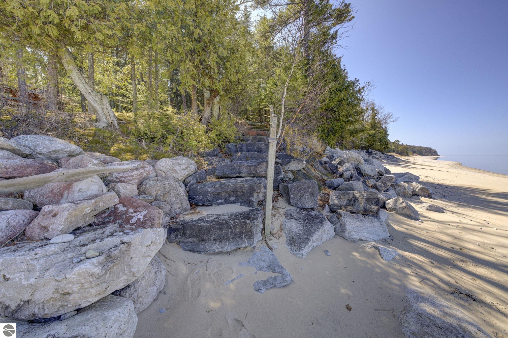 5593 N Leland Woods Drive