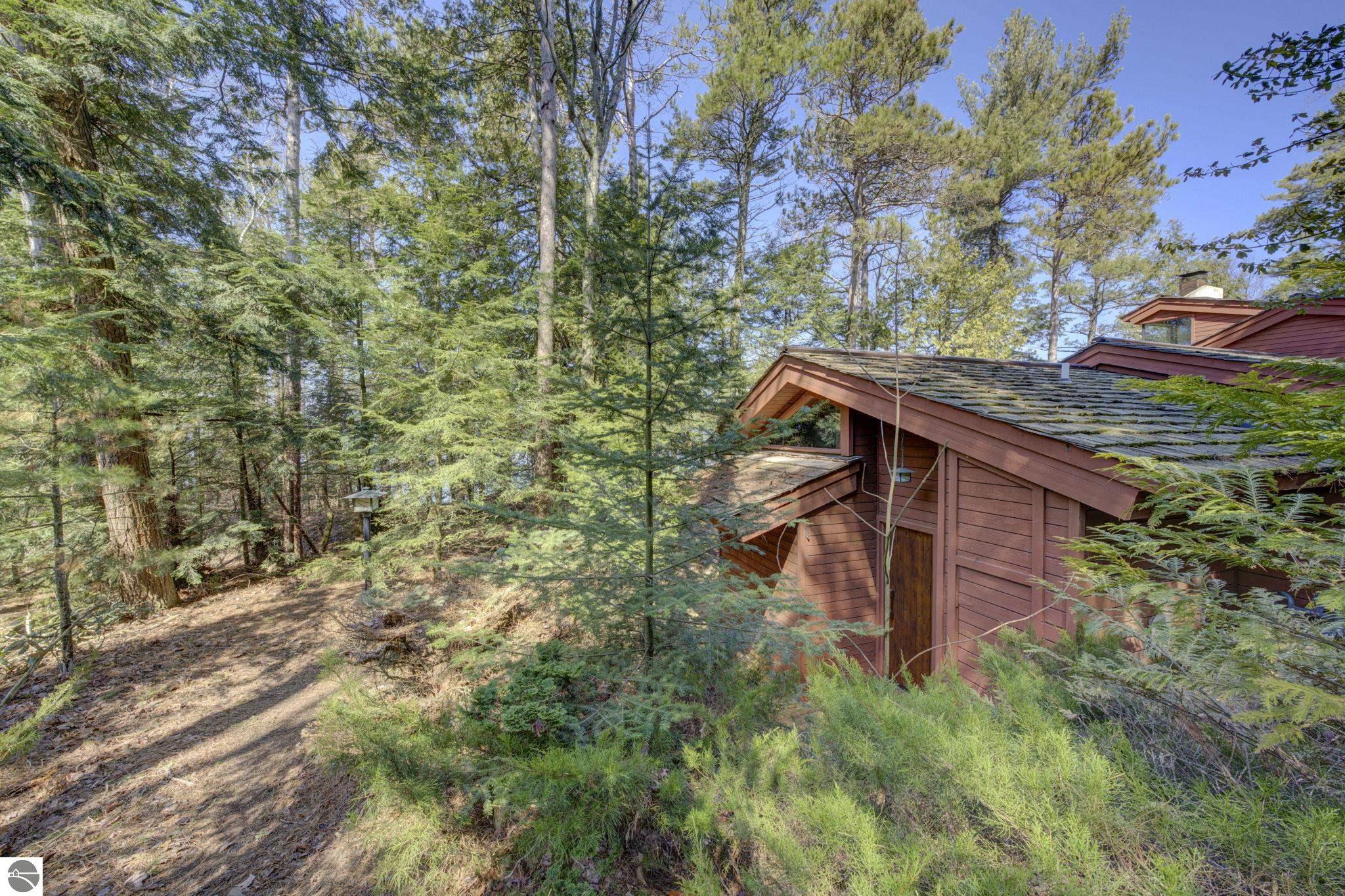 5593 N Leland Woods Drive