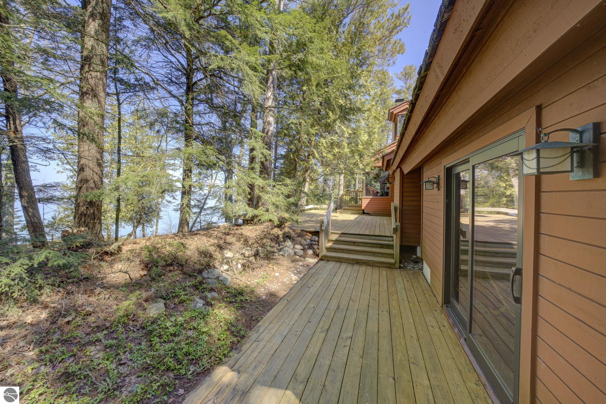 5593 N Leland Woods Drive