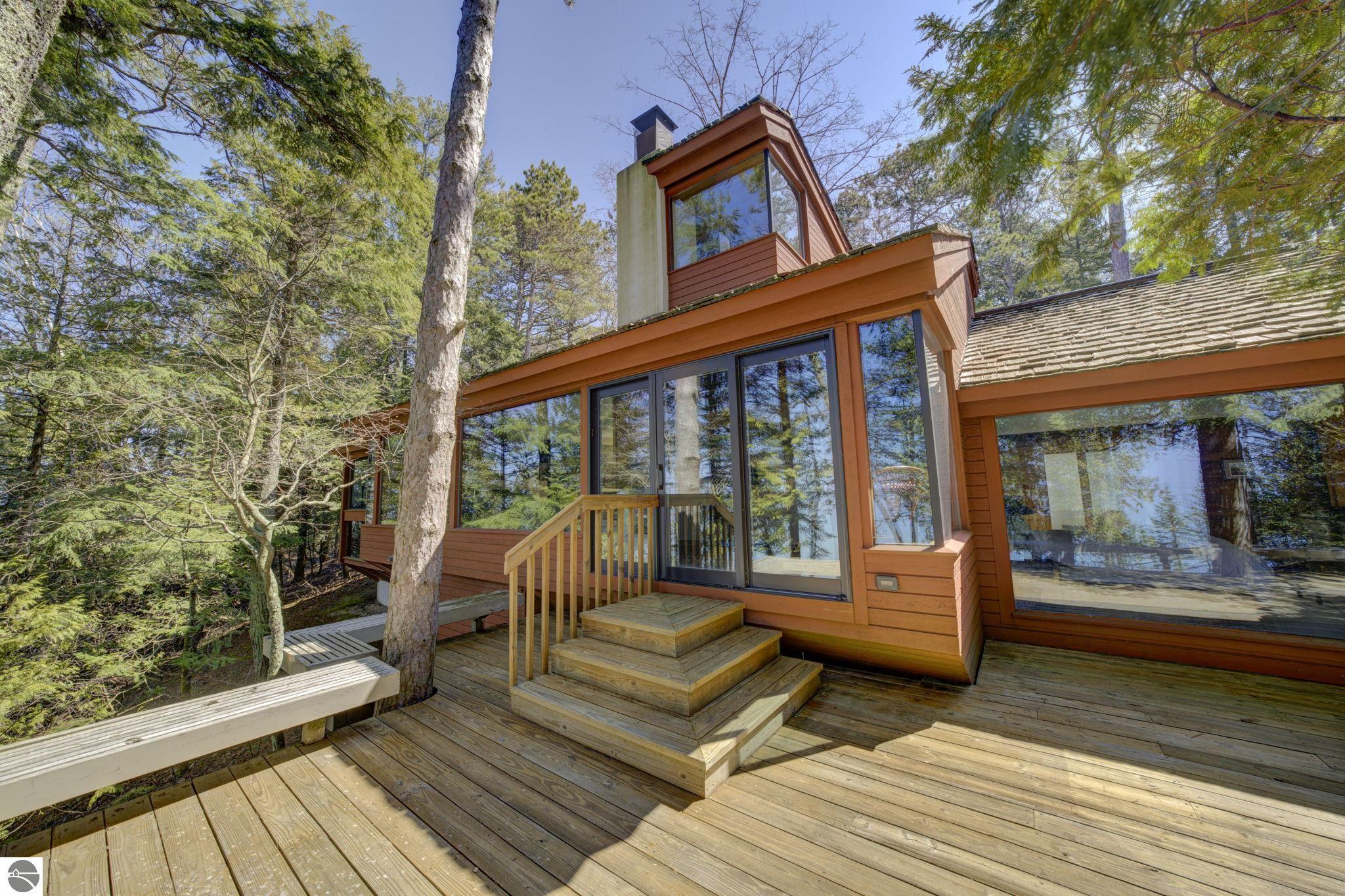 5593 N Leland Woods Drive