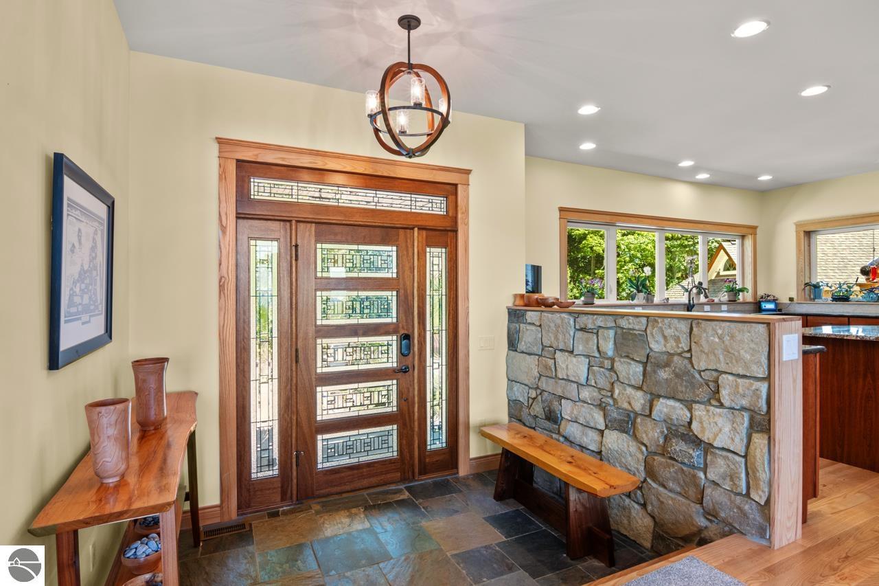 4201 N High Bluffs Drive