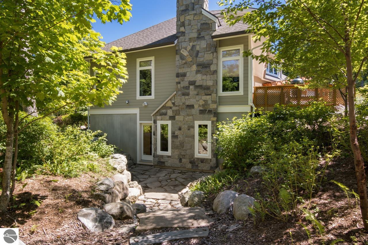 4201 N High Bluffs Drive