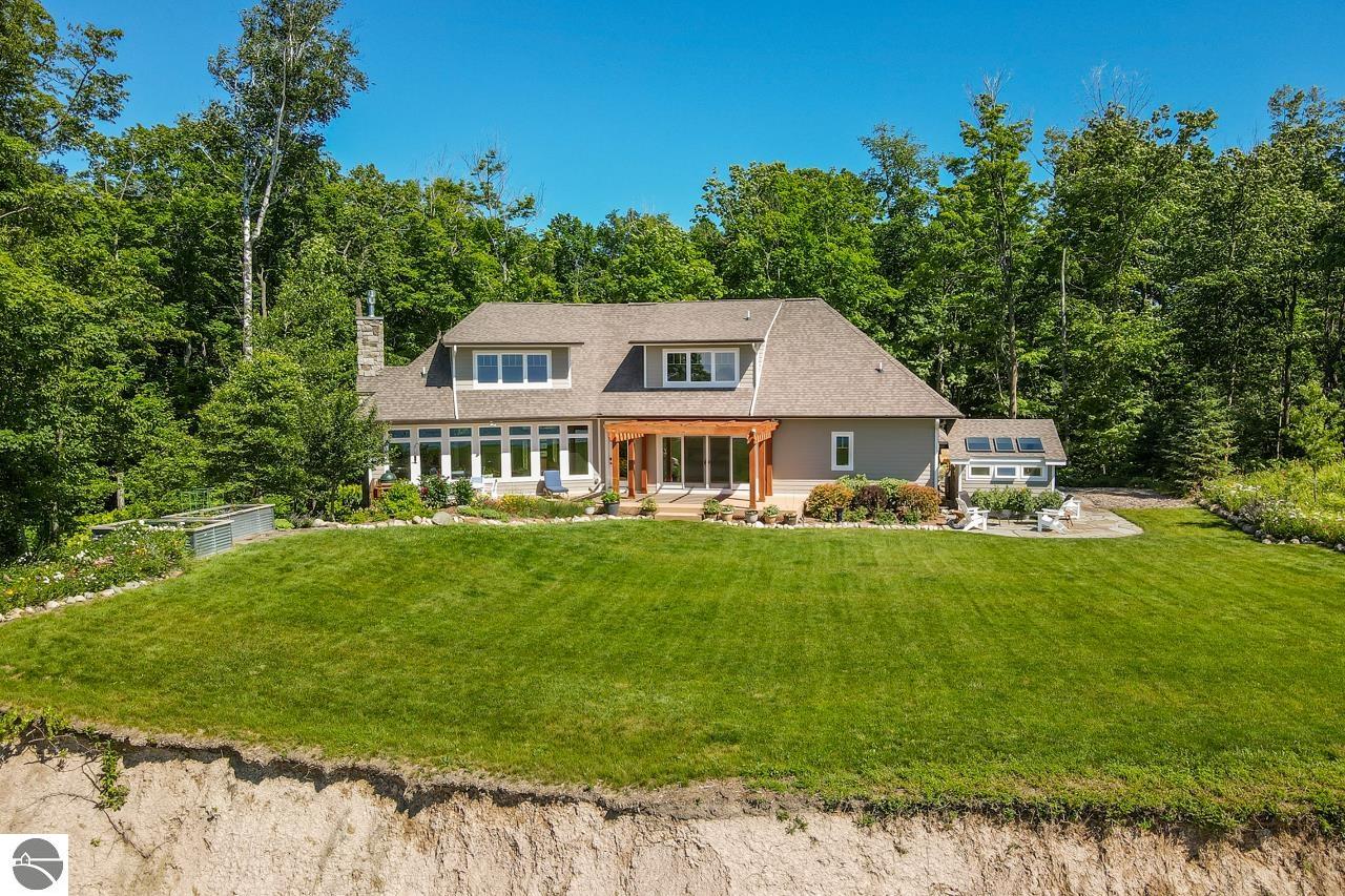 4201 N High Bluffs Drive