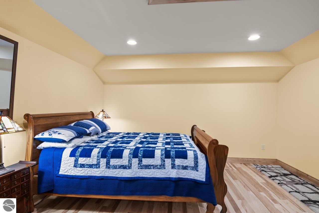 4201 N High Bluffs Drive