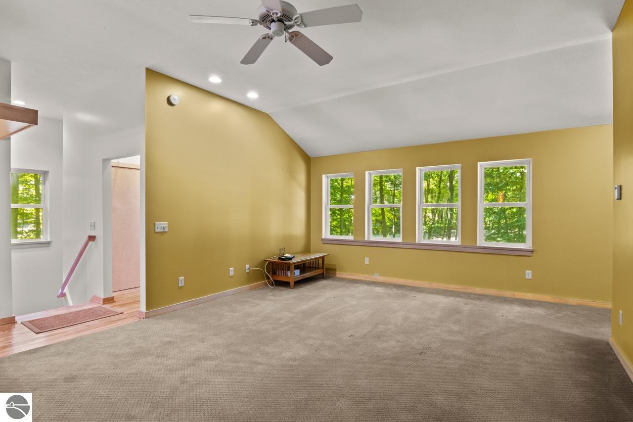 4201 N High Bluffs Drive