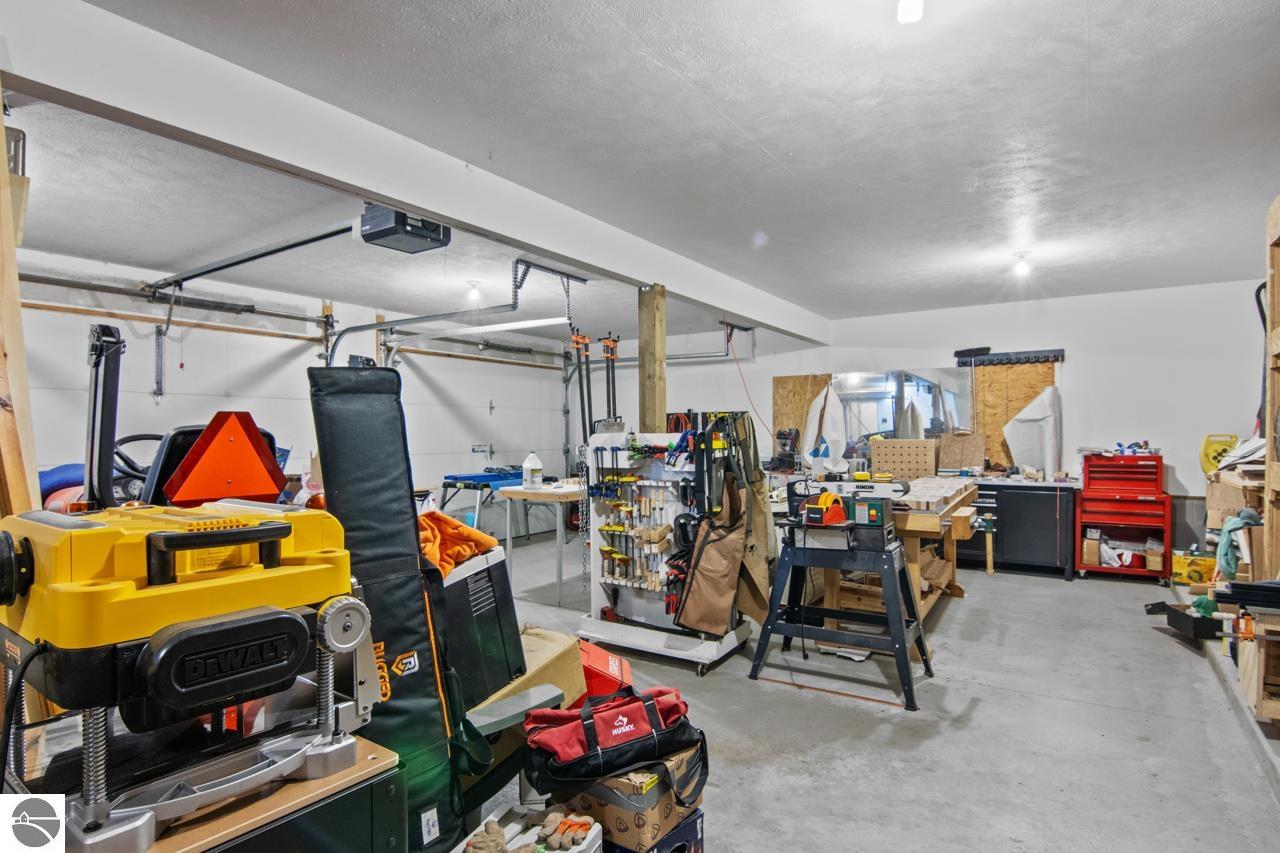 4201 N High Bluffs Drive