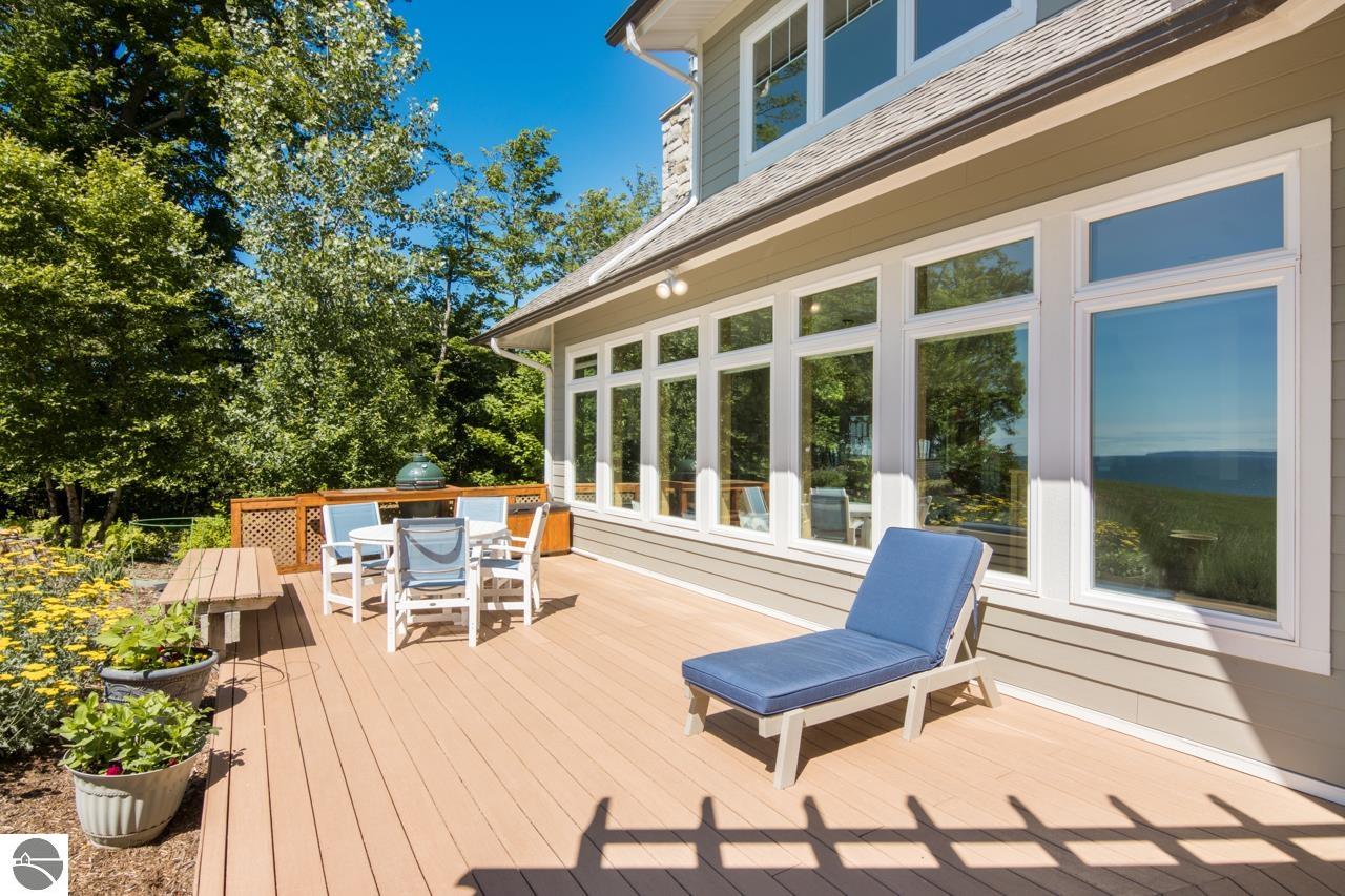 4201 N High Bluffs Drive