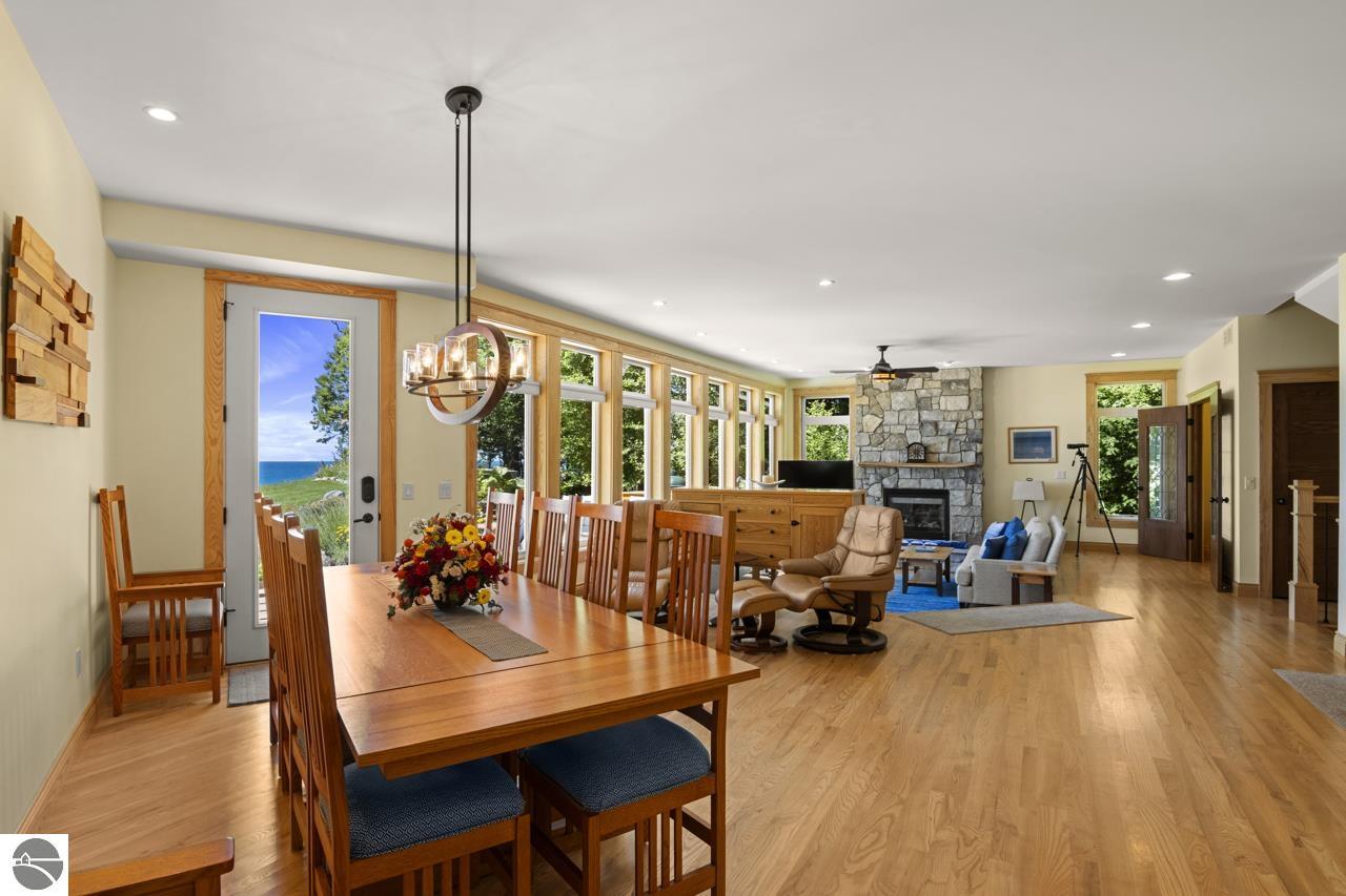 4201 N High Bluffs Drive