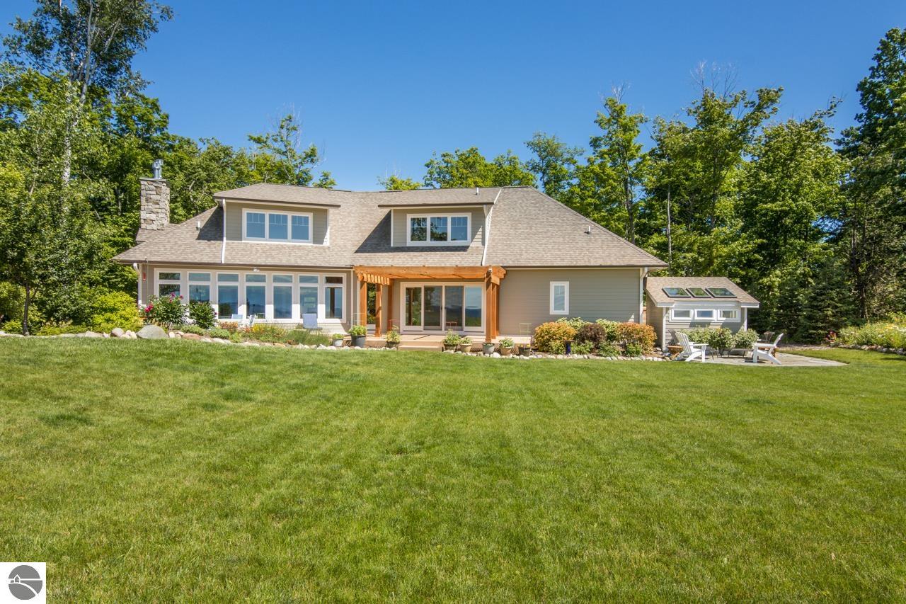 4201 N High Bluffs Drive