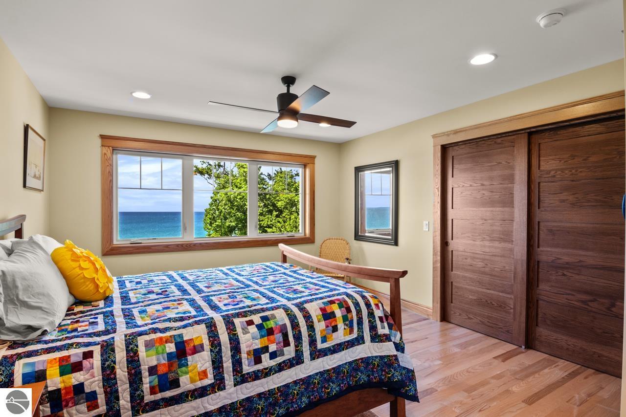 4201 N High Bluffs Drive