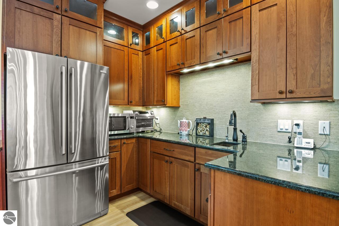 4201 N High Bluffs Drive