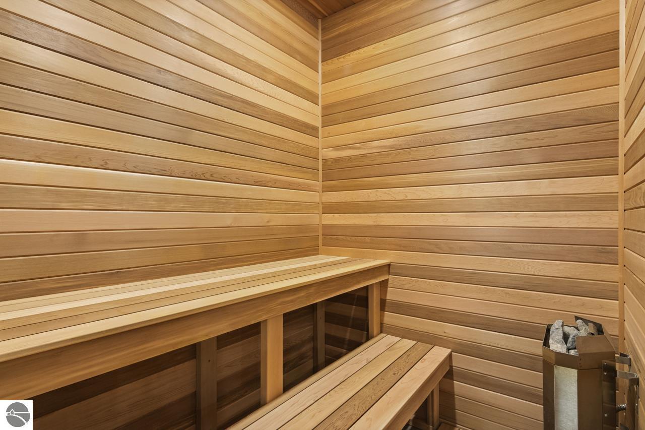 4201 N High Bluffs Drive