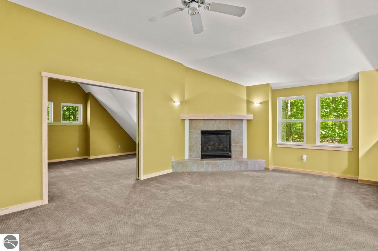 4201 N High Bluffs Drive