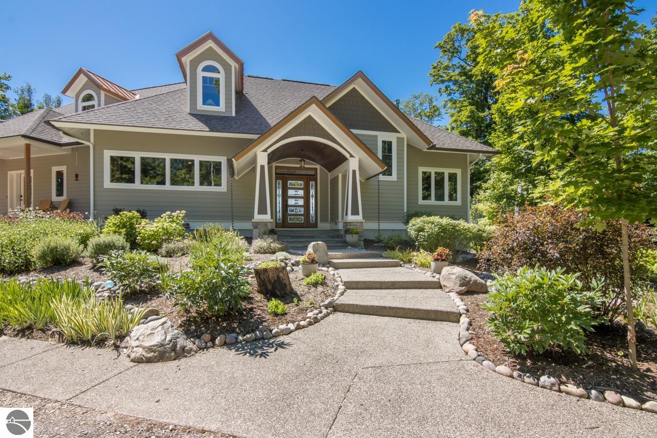 4201 N High Bluffs Drive