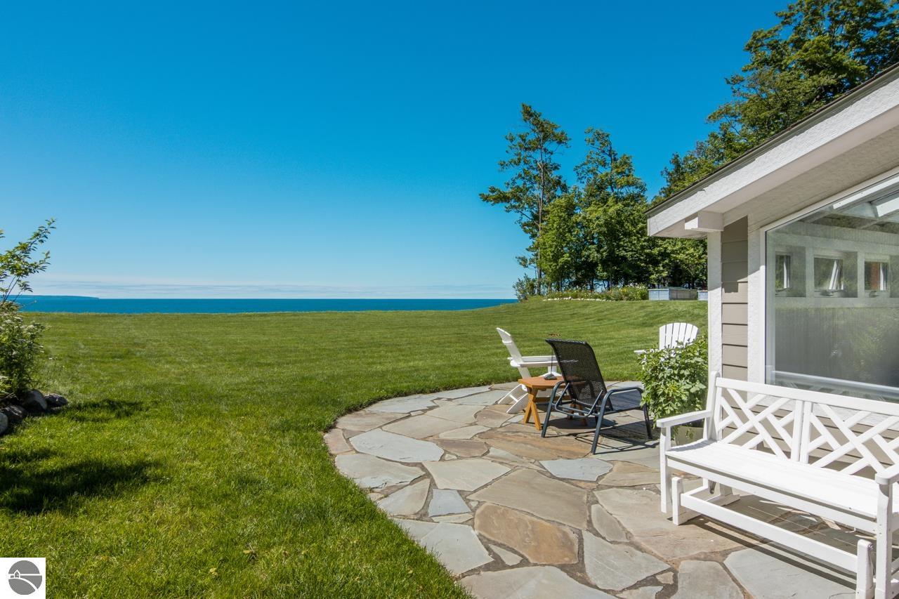 4201 N High Bluffs Drive