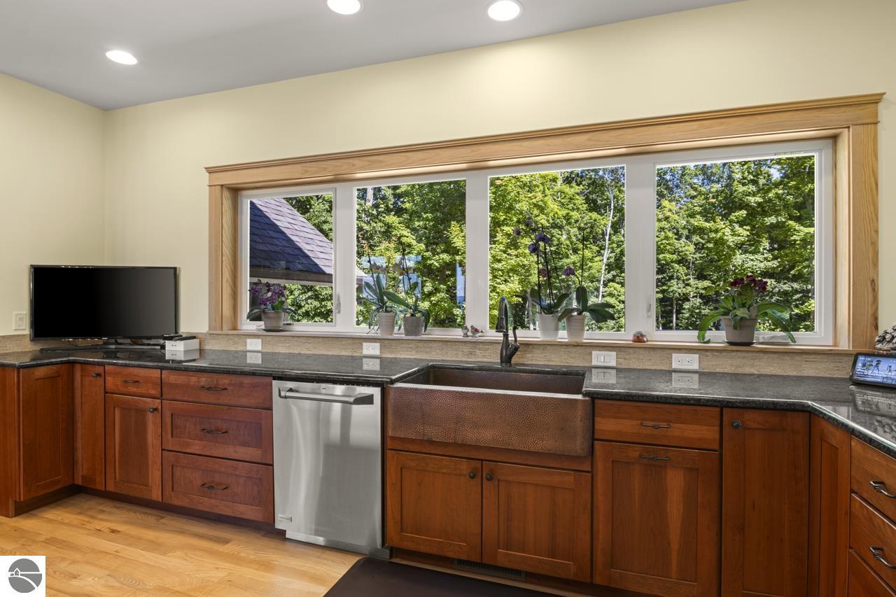 4201 N High Bluffs Drive