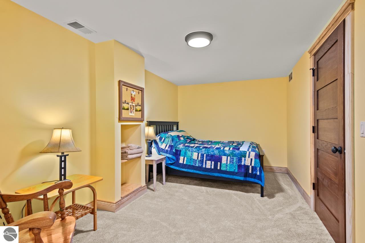 4201 N High Bluffs Drive