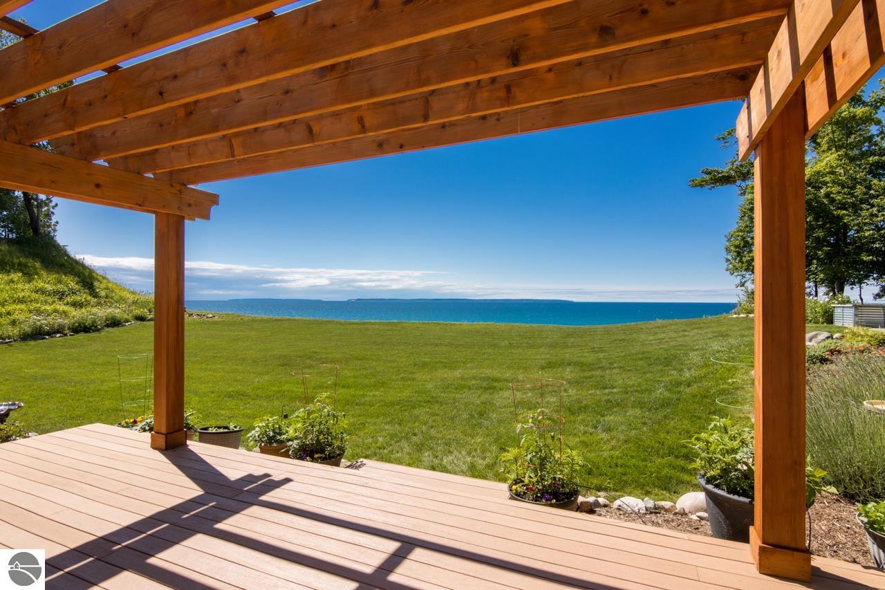 4201 N High Bluffs Drive