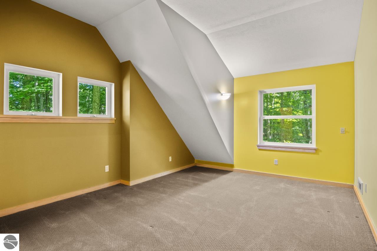 4201 N High Bluffs Drive