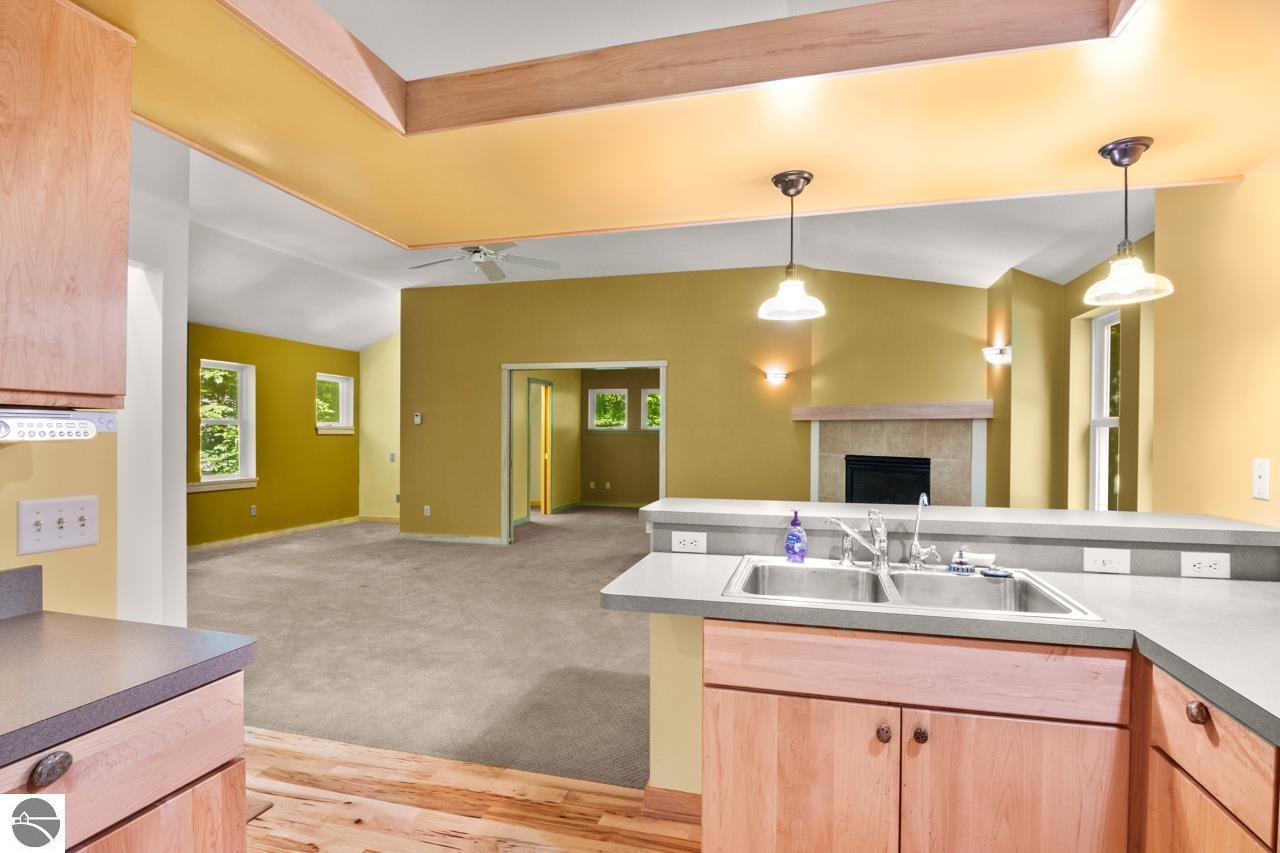 4201 N High Bluffs Drive