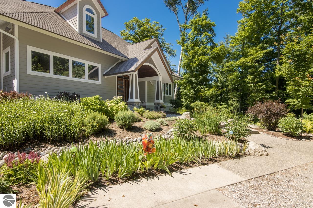 4201 N High Bluffs Drive