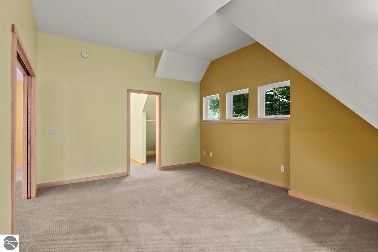 4201 N High Bluffs Drive