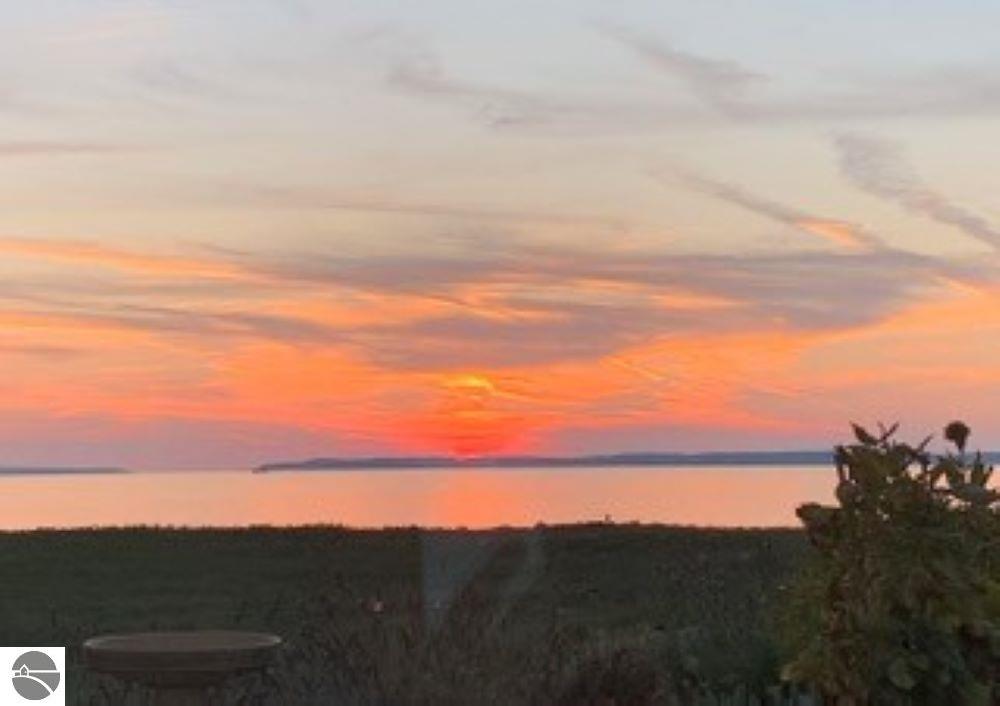 4201 N High Bluffs Drive